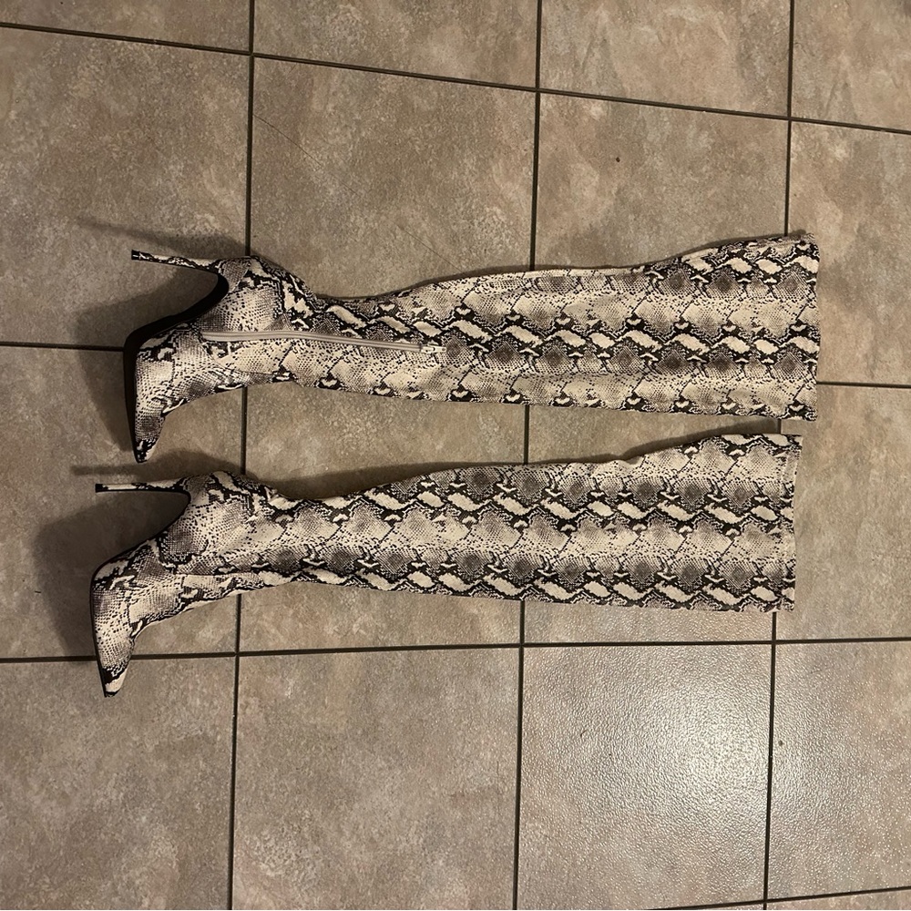 Steve Madden Dominique thigh high boots - Picture 2 of 9